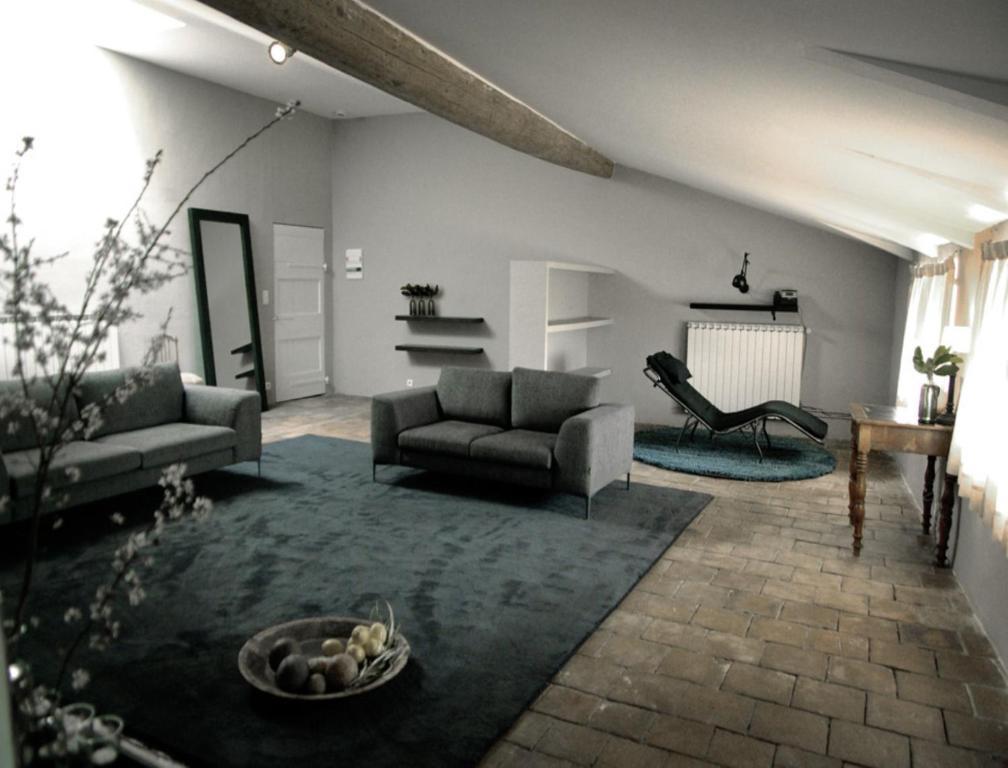 Monte Arena Bed and Breakfast Montaren-et-Saint-Médiers Esterno foto