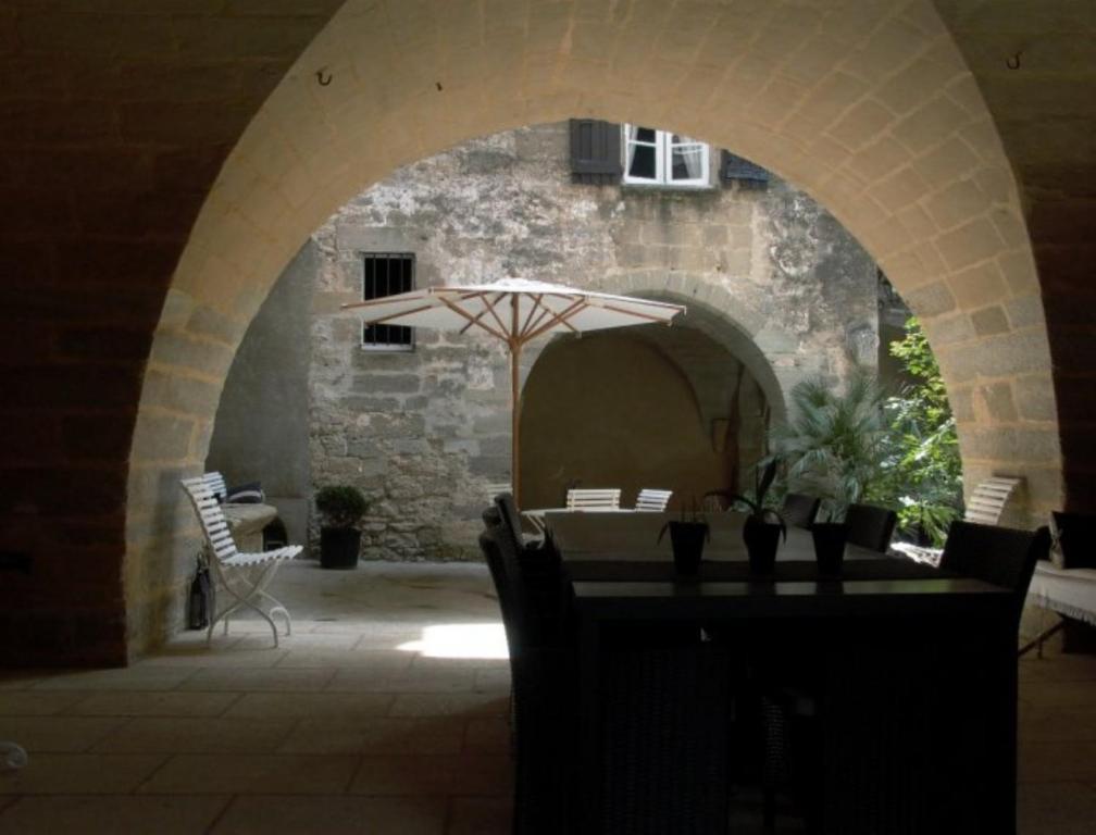 Monte Arena Bed and Breakfast Montaren-et-Saint-Médiers Esterno foto