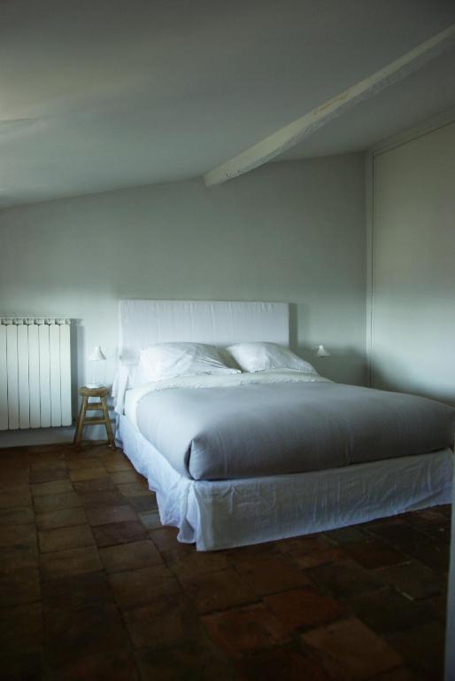 Monte Arena Bed and Breakfast Montaren-et-Saint-Médiers Esterno foto